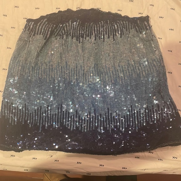 Sparkly Sequenced top with side zipper medium - Picture 2 of 5